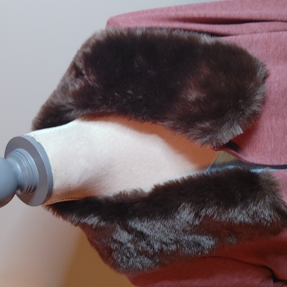 Fur collar coat - Picture 2 of 12